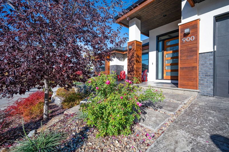 900 Stockley Street, Kelowna, British Columbia