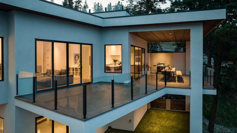 5843 Somerset Avenue, Peachland, British Columbia