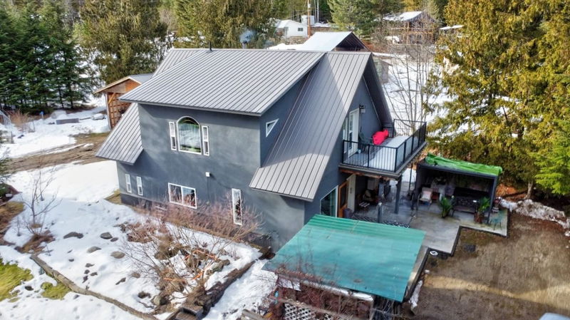 8872 Slocan West Road, Slocan, British Columbia