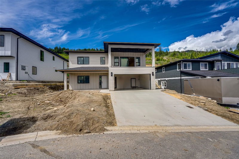 2736 Cedar Ridge Street, Lumby, British Columbia