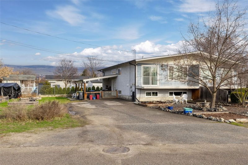 687 Fraser Road, Kelowna, British Columbia