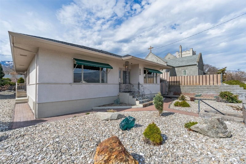 5944 Nicola Street, Oliver, British Columbia