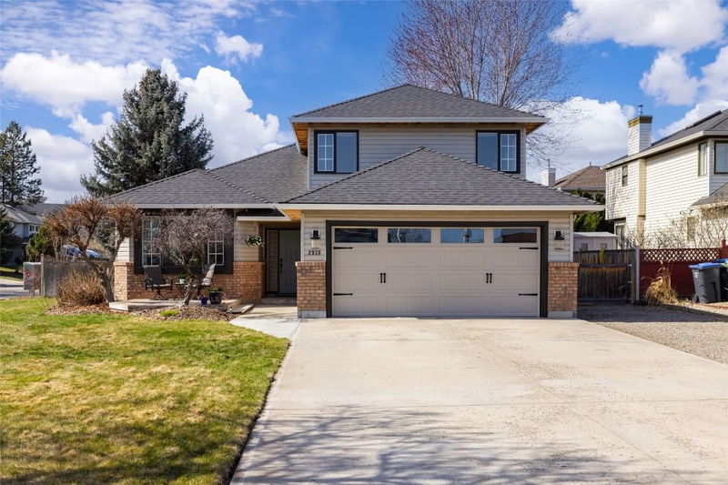 2938 Shannon Green Court, West Kelowna, British Columbia