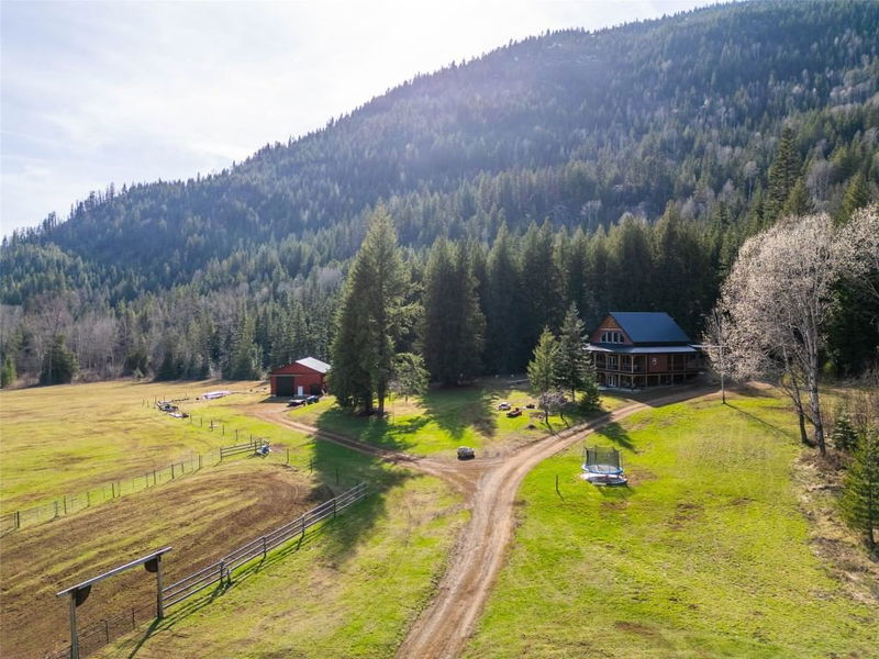 8774 6 Highway, Salmo, British Columbia