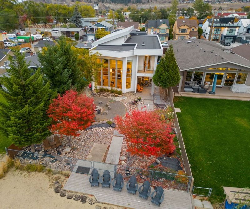 976 Manhattan Drive, Kelowna, British Columbia