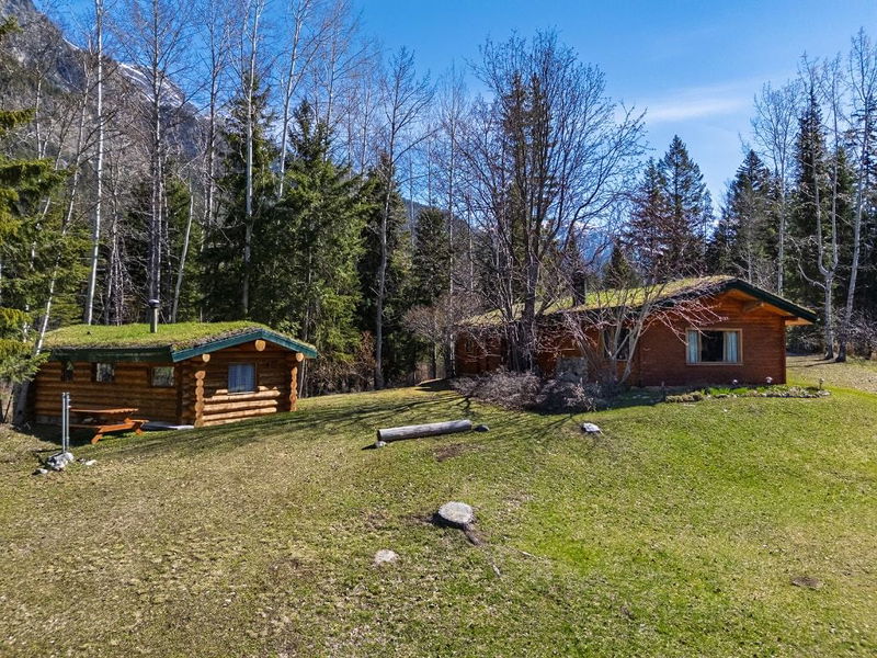 1739 Campbell Road, Golden, British Columbia