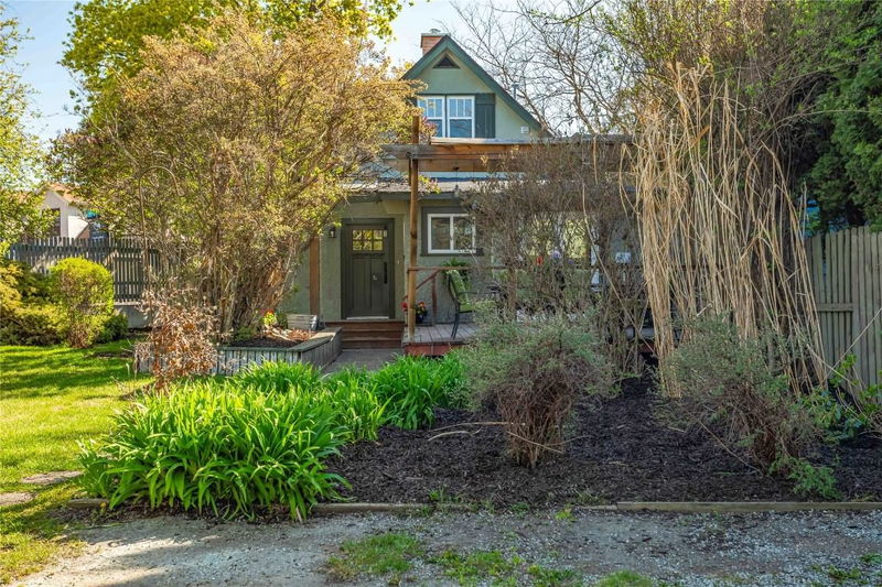 151 Lake Avenue, Kelowna, British Columbia