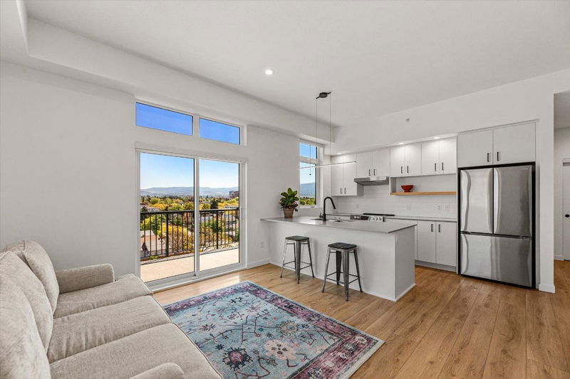 660 Cawston Avenue #605, Kelowna, British Columbia