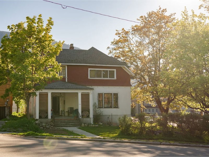 1004 Stanley Street, Nelson, British Columbia