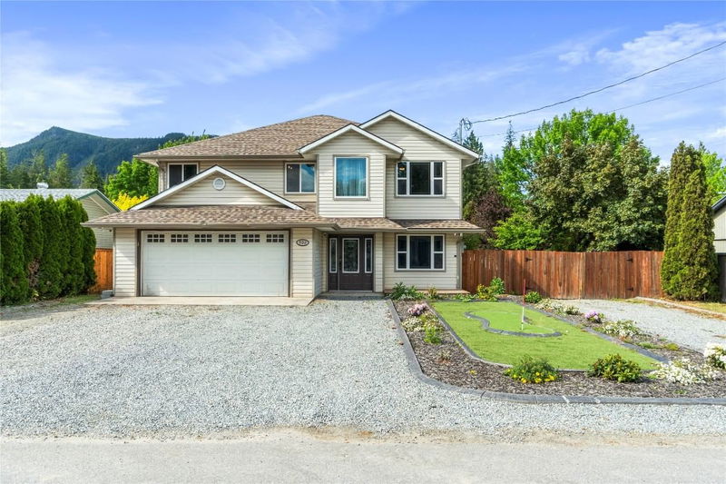 502 Spruce Street, Sicamous, British Columbia