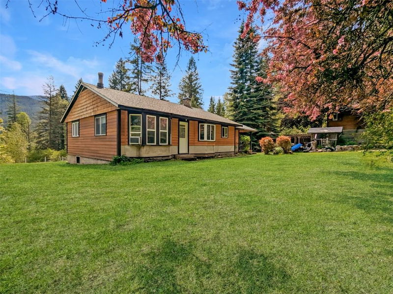 6680 Perry's Back Road Road, Winlaw, British Columbia