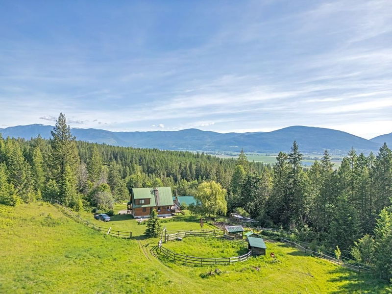2033 Smith Road, Creston, British Columbia