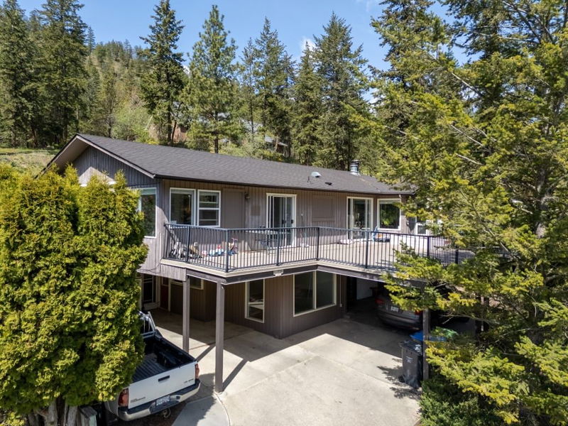 400 Clifton Road, Kelowna, British Columbia