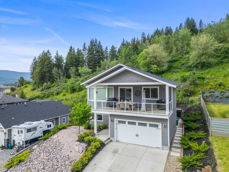 2118 Mountain View Avenue, Lumby, British Columbia