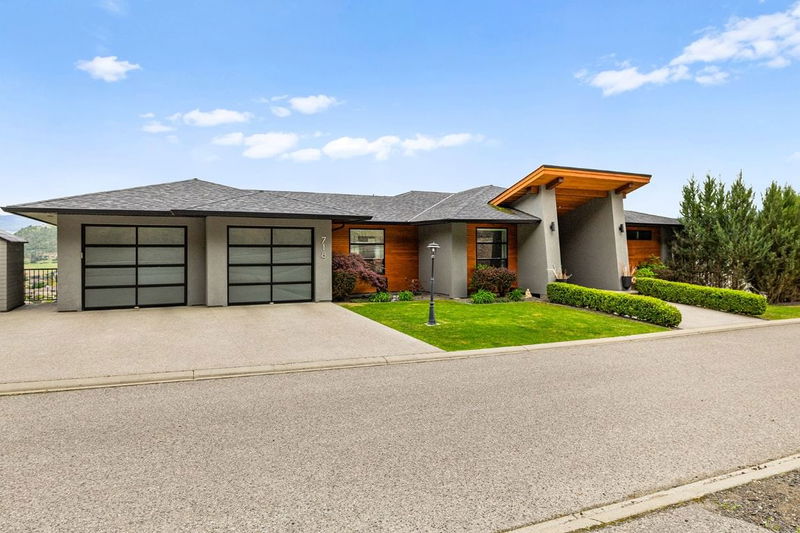 718 Highpointe Drive, Kelowna, British Columbia