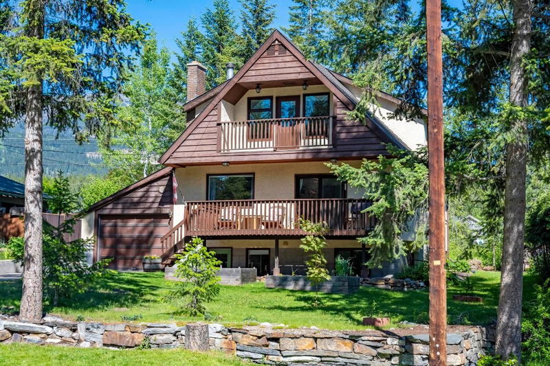 1506 14th Avenue S, Golden, British Columbia