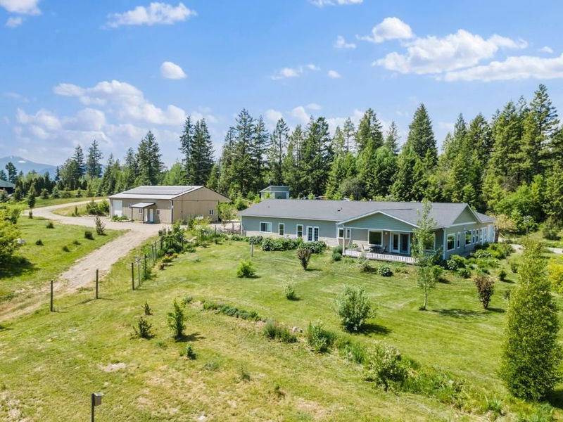 2110 30th Street, Lister, British Columbia