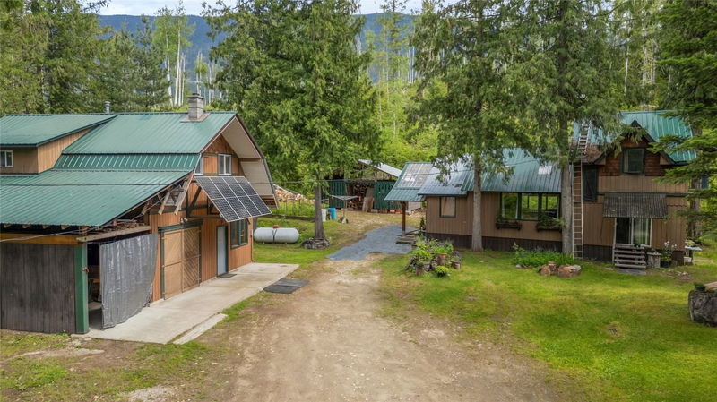 1598 Quast Road, Seymour Arm, British Columbia