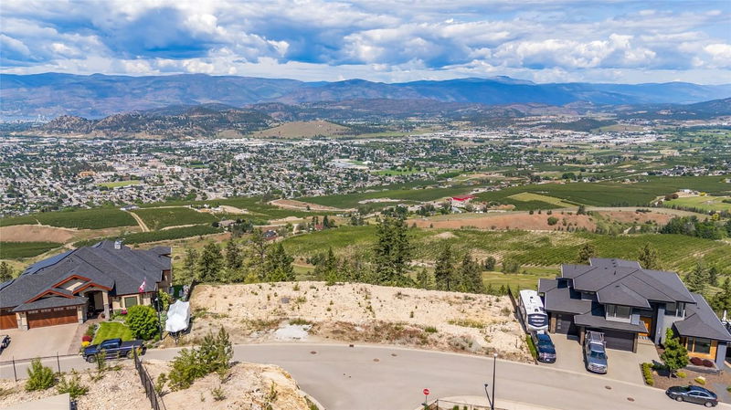 1726 Carnegie Street, Kelowna, British Columbia