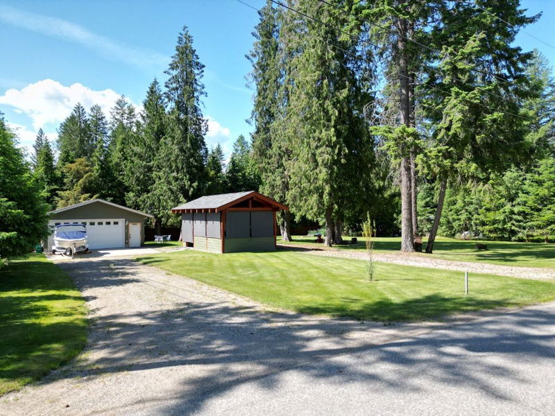 25 Skands Road, Christina Lake, British Columbia