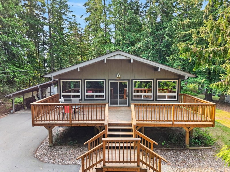 671 Old Town Road, Sicamous, British Columbia