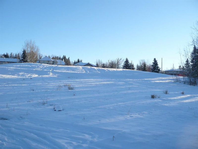 4025 40 Street Close, Ponoka, T4J 1A9 | Image 2