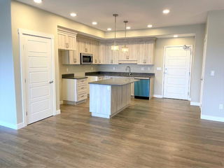 406 - 499 Meadowlake Court