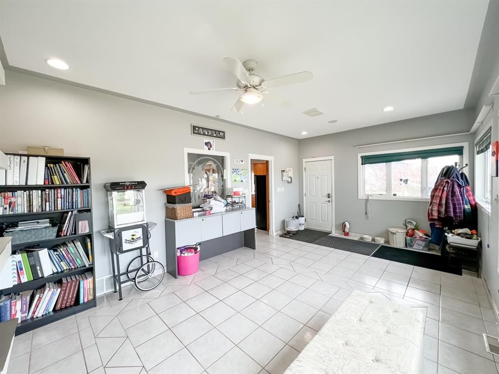 Listing Image 17