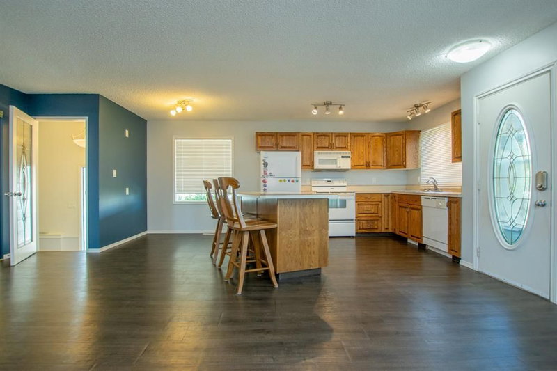 9823 96 Avenue, Grande Prairie, T8V 0L8 | Image 3