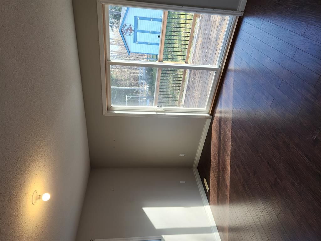 Listing Image 24