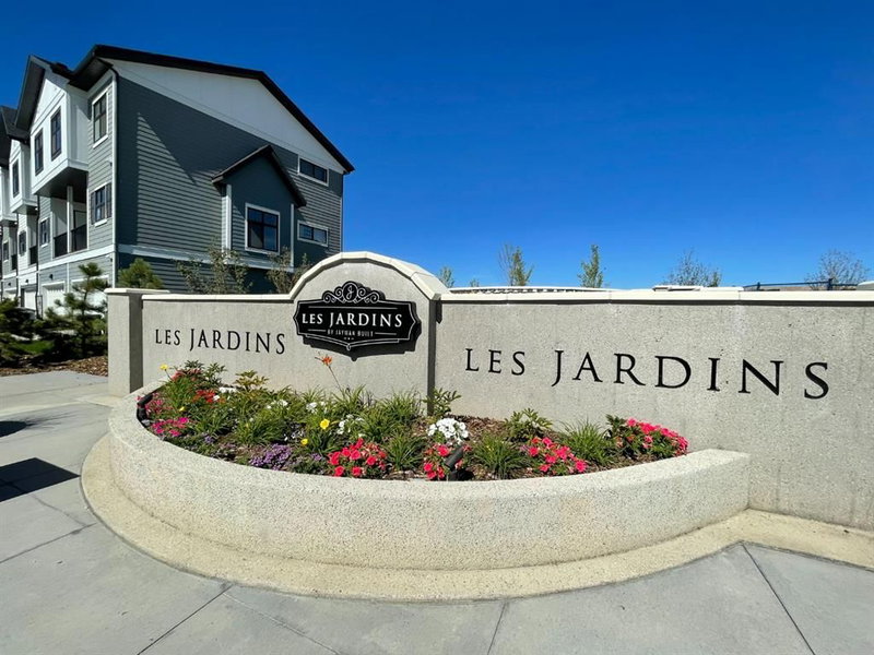 69 Les Jardins Park SE, Calgary, T2E 6J5 | Image 2