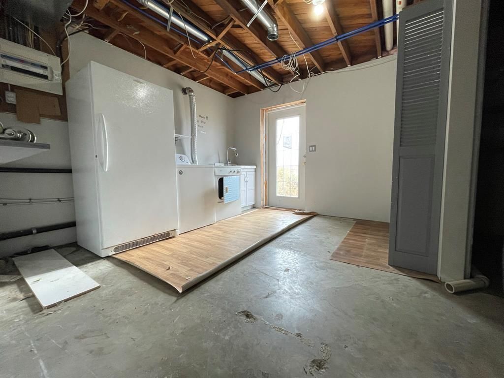 Listing Image 32