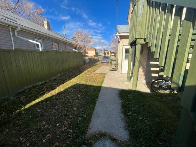 Listing Image 8