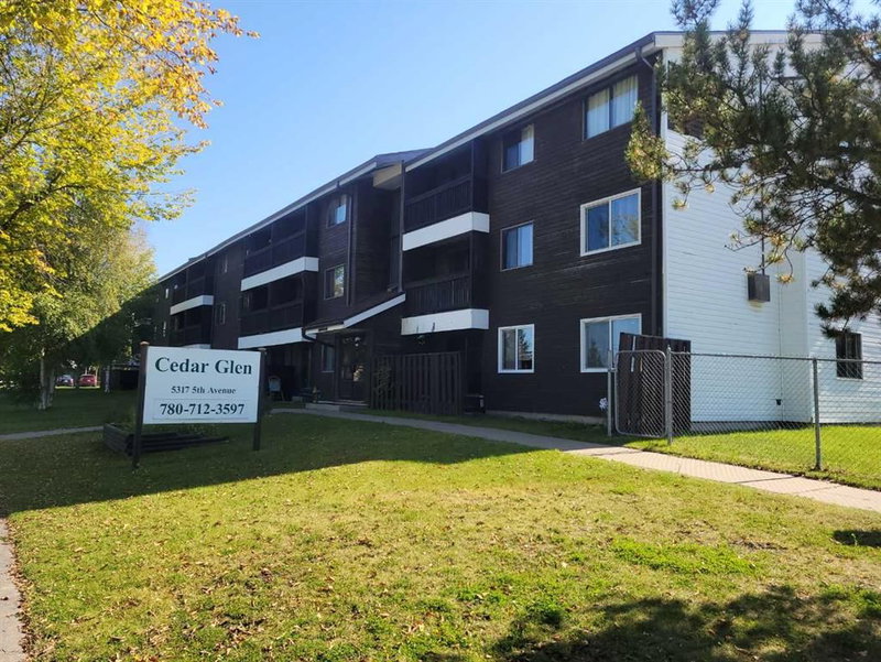 311 - 5317 5 Avenue, Edson, T7E 1P7 | Image 2
