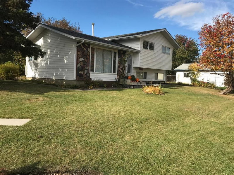 9714 77 Avenue, Peace River, T8S 1C9 | Image 2