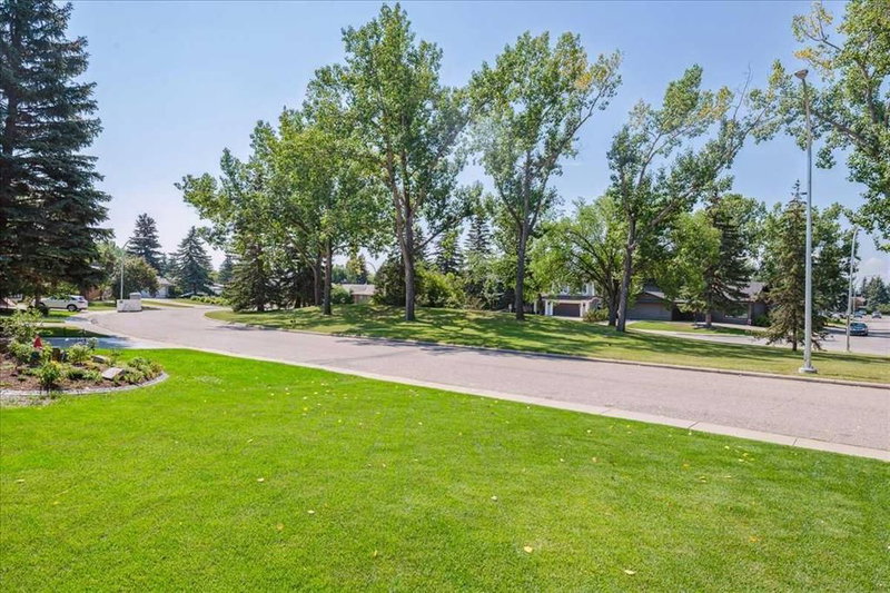 2107 Lake Bonavista Drive SE, Calgary, T2J2Z8 | Image 3