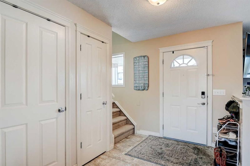 83 Luxstone Crescent SW, Airdrie, T4B 2W7 | Image 3