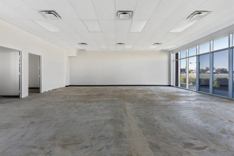 1040 - 6708 48 Avenue, Camrose, T4V 4S3 | Image 2