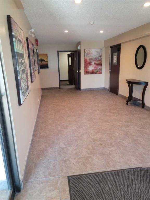 209 - 1712 38 Street SE