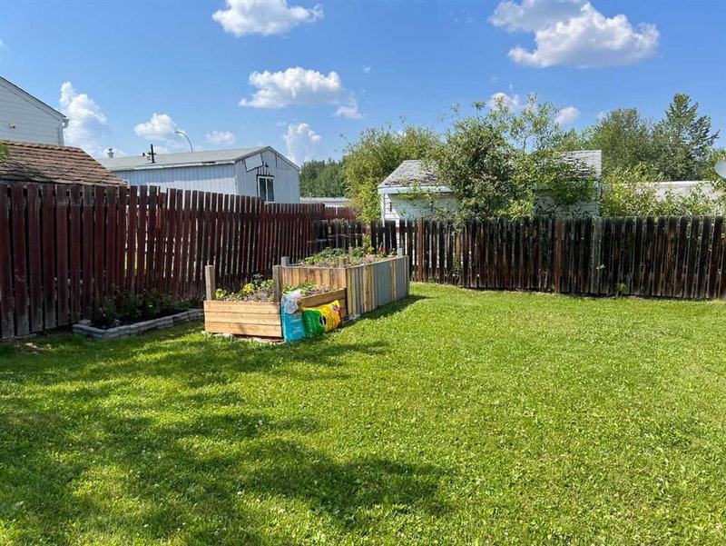 903 5 Avenue, Fox Creek, T0H1P0 | Image 2