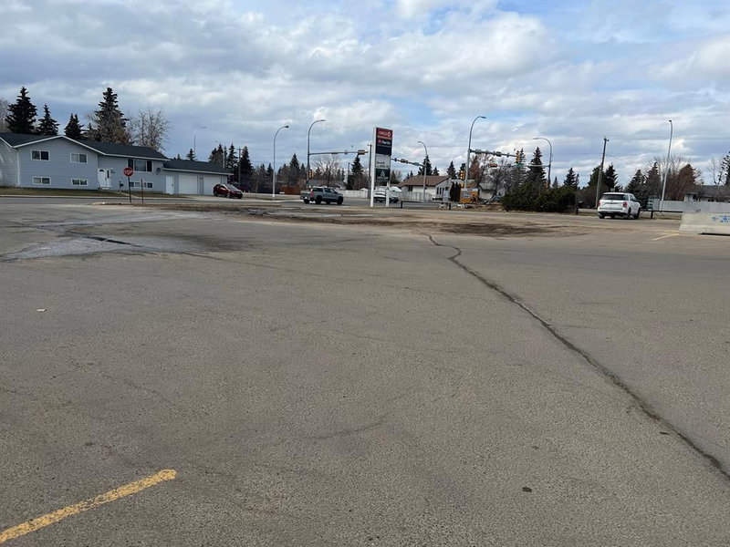 9725 84 Avenue, Grande Prairie, t8v4z8 | Image 2