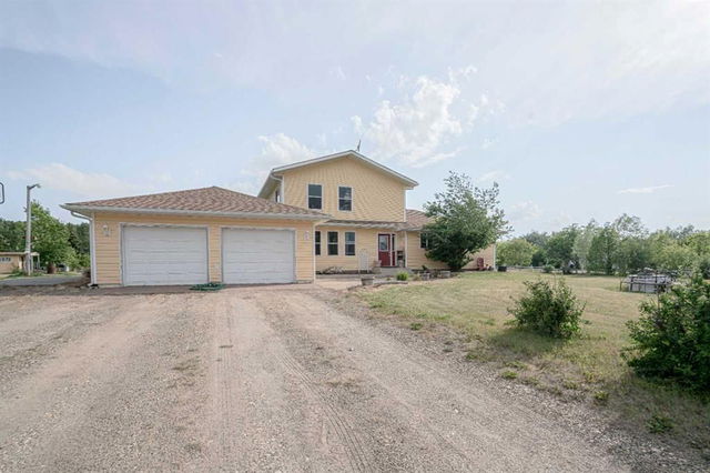 25 - 842070 Range Road 241