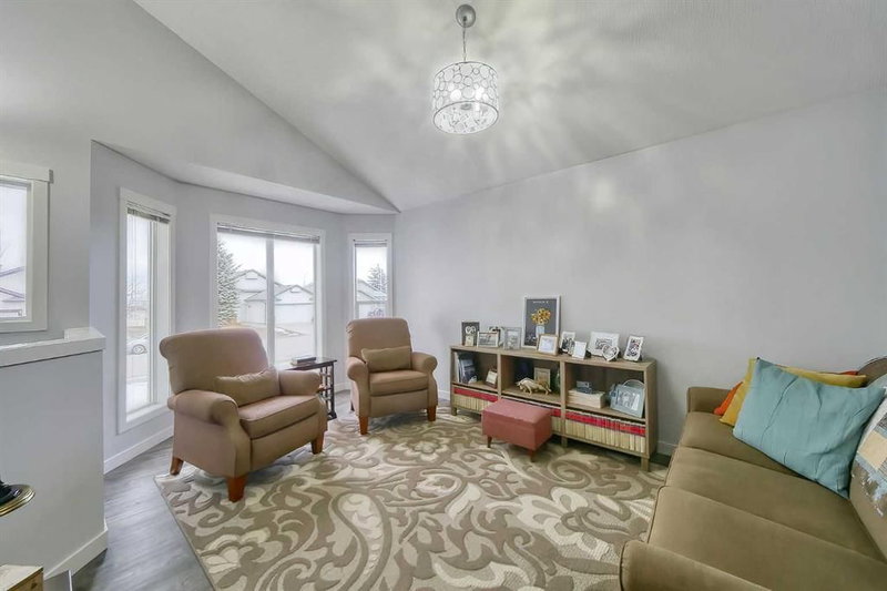 405 Highwood Village Place NW, High River, T1V 1W1 | Image 2