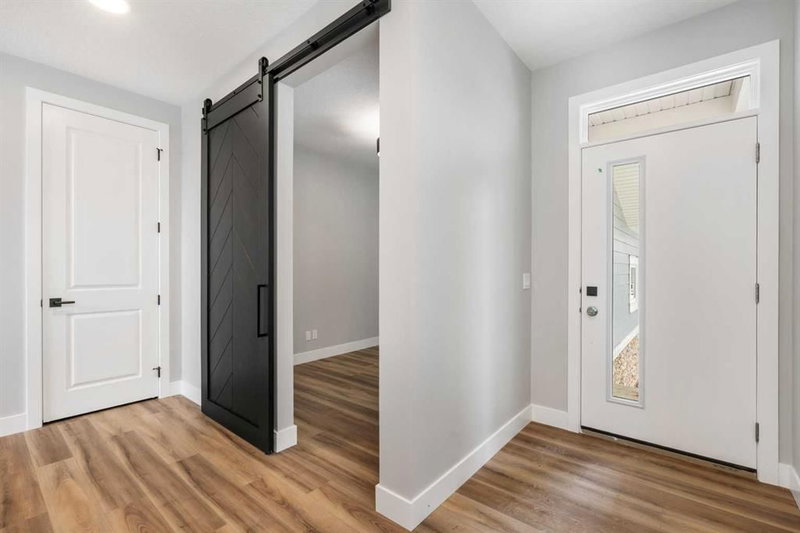 18 South Shore Bay, Chestermere, T1X0B4 | Image 2