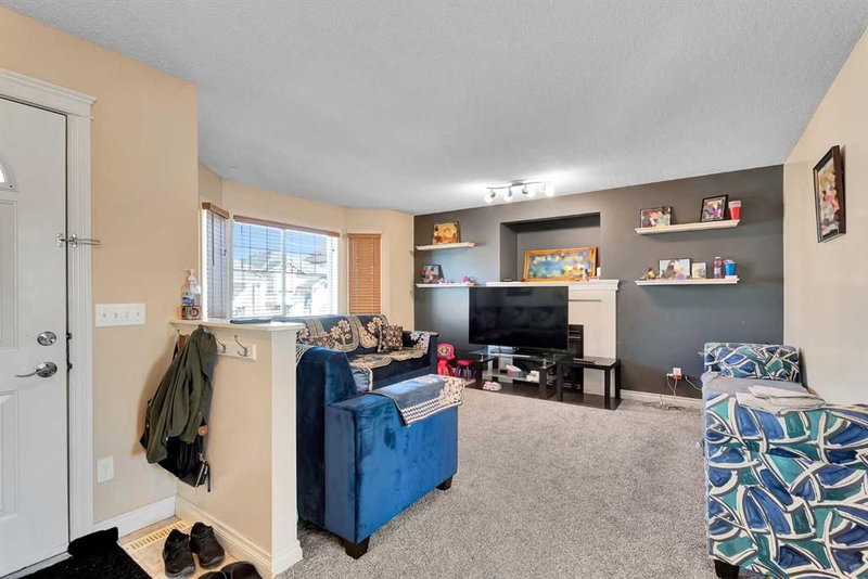 83 Luxstone Crescent SW, Airdrie, T4B2W7 | Image 3