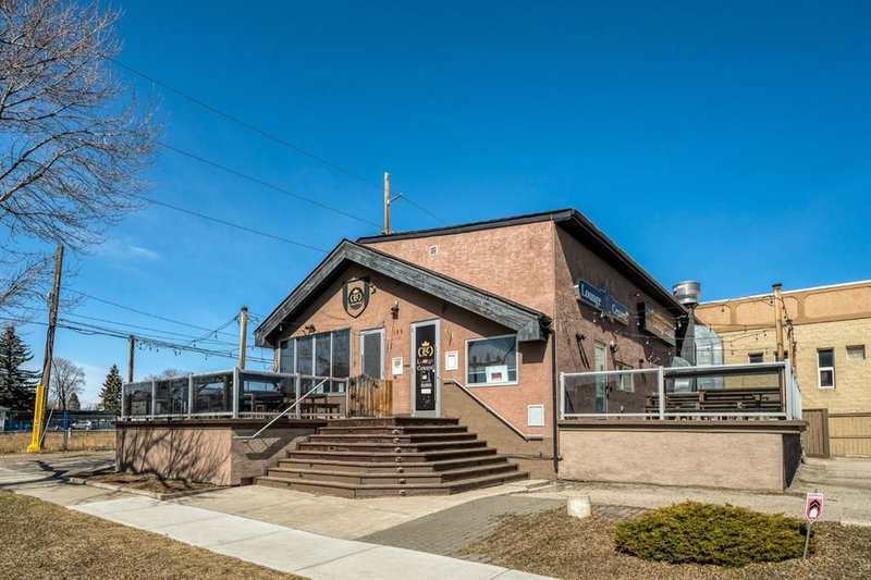 108 17 Avenue NW, Calgary, T2M 0M6 | Image 2