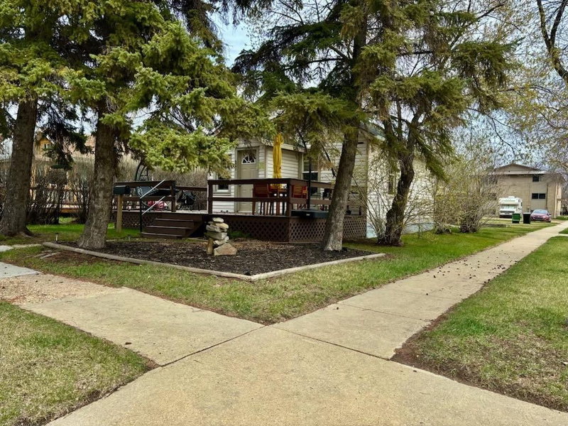 4901 45 Street, Camrose, T4V 1E3 | Image 2