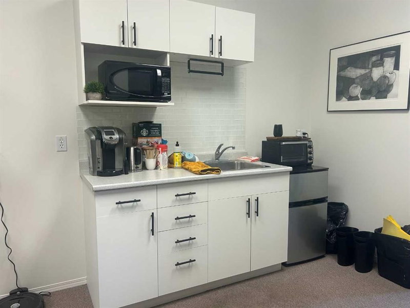 205 - 1290 Trans Canada Way SE, Medicine Hat, T1B 1J5 | Image 2