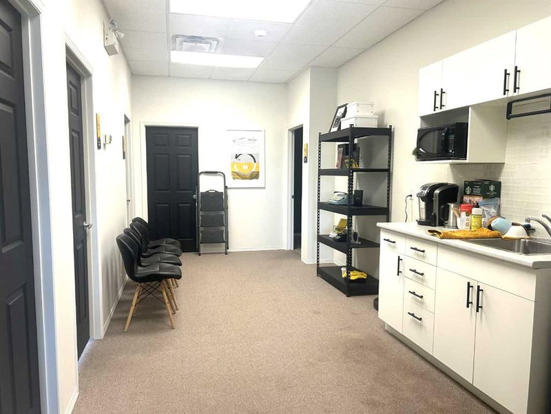 205 - 1290 Trans Canada Way SE, Medicine Hat, T1B 1J5 | Image 3