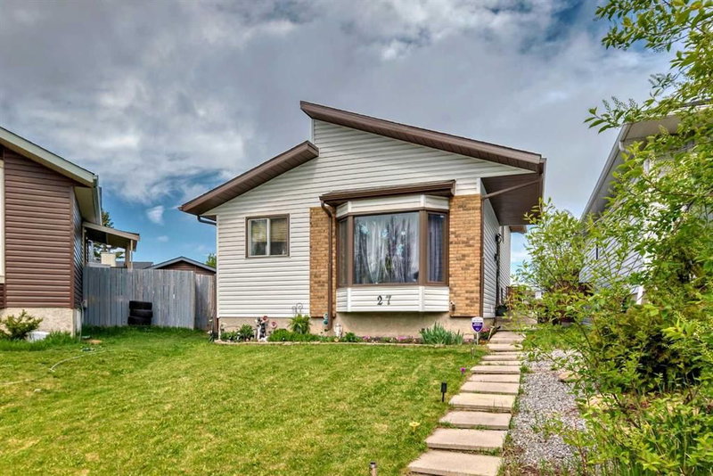 27 Taraglen Court NE, Calgary, T3J2M6 | Image 2